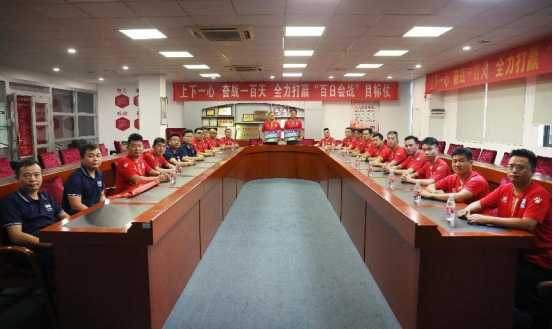 澳克士智能(néng)照(zhào)明(míng)攜手光(guāng)之聯足球俱樂(yuè)部:跨界合作(zuò),共創輝煌未來(lái)